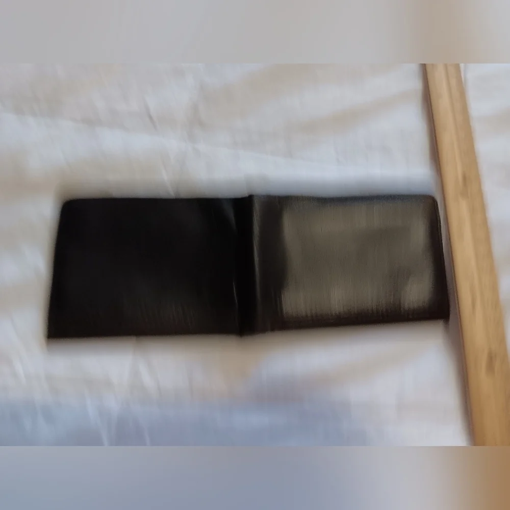 Perry Ellis Wallet - Picture 5 of 6